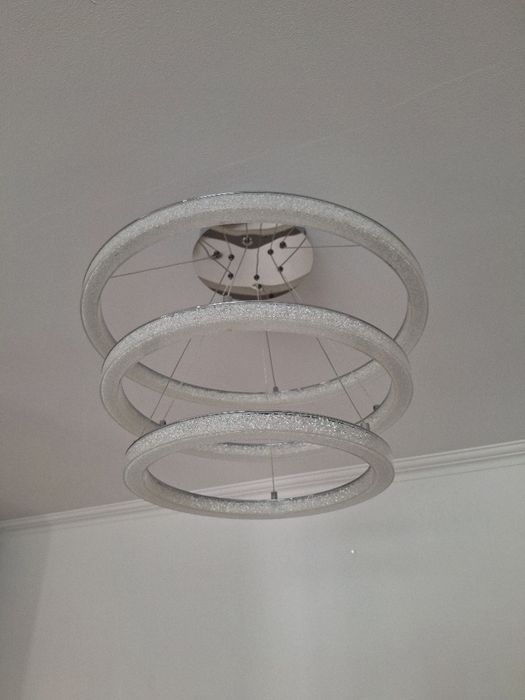Candeeiro de teto suspenso SHOKIA LED 9000LM ALUMÍNIO CROMADO