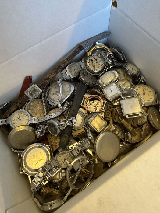 Zegarki na części 2,2 kg zegarek złom