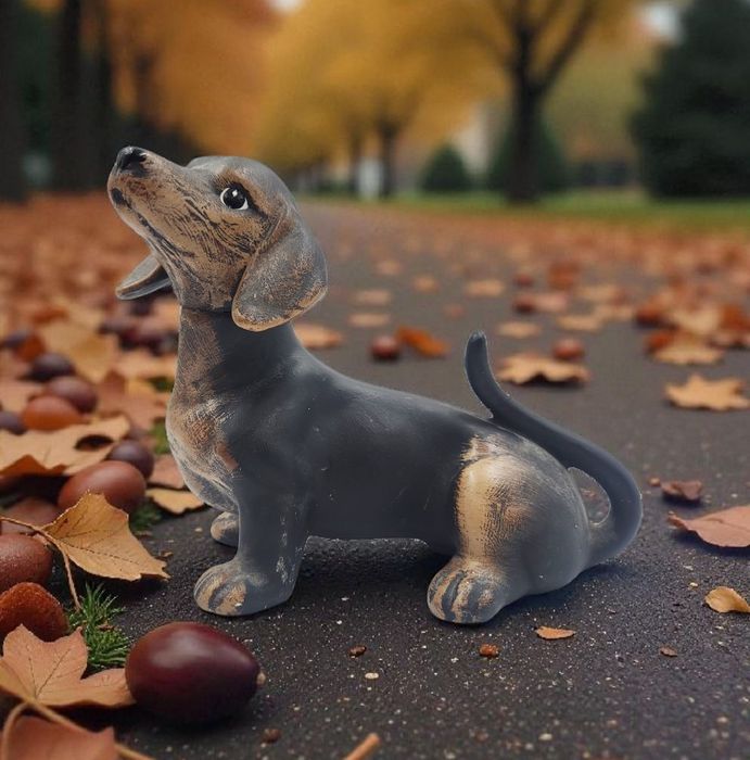 Ładna ceramiczna ręcznie malowana figurka jamnika