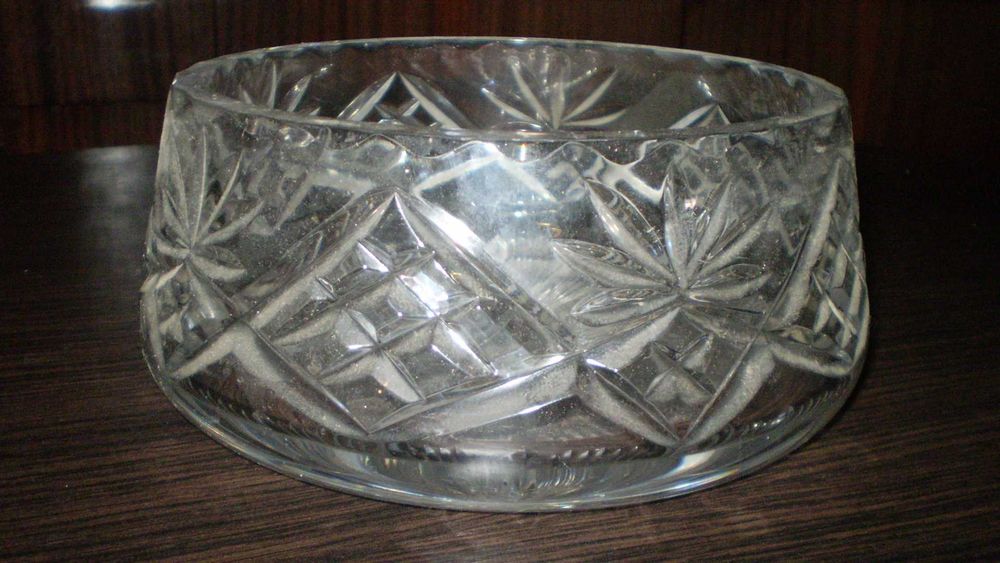 Вазы хрустальные и круглая керамическая времён СССР. Недорого.