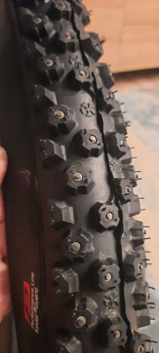 Opony zimowe schwalbe ice spiker 26x2,1