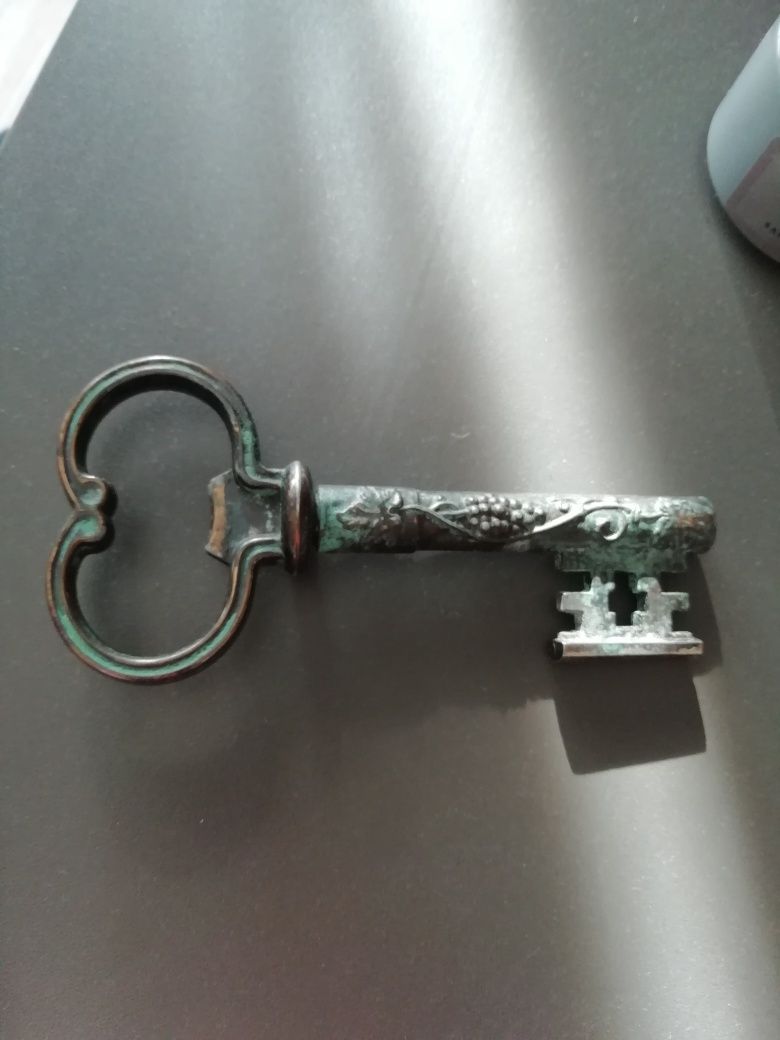 Korkociąg w kształcie klucza