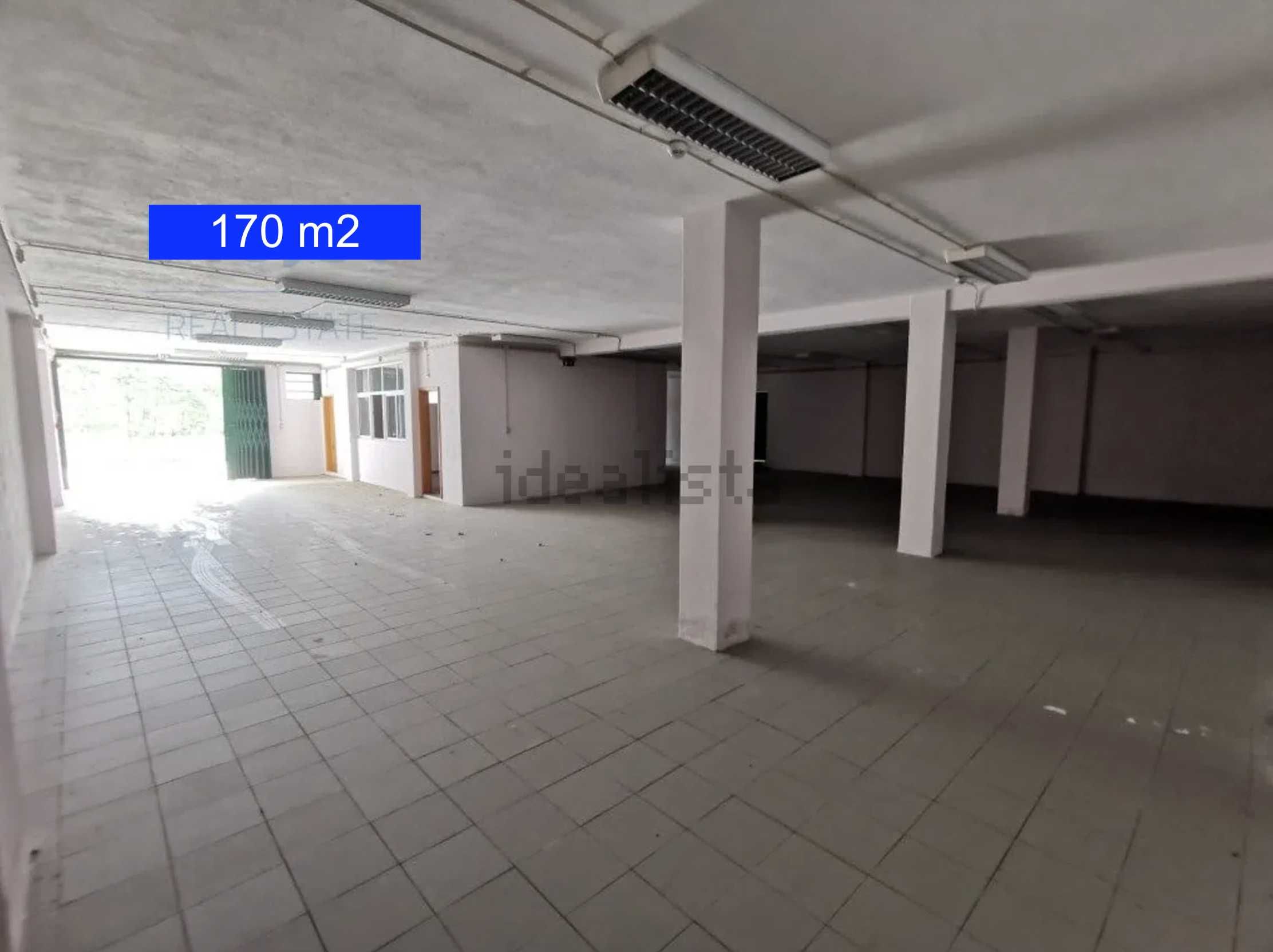 Armazém 170m2 com logradouro de 350m2