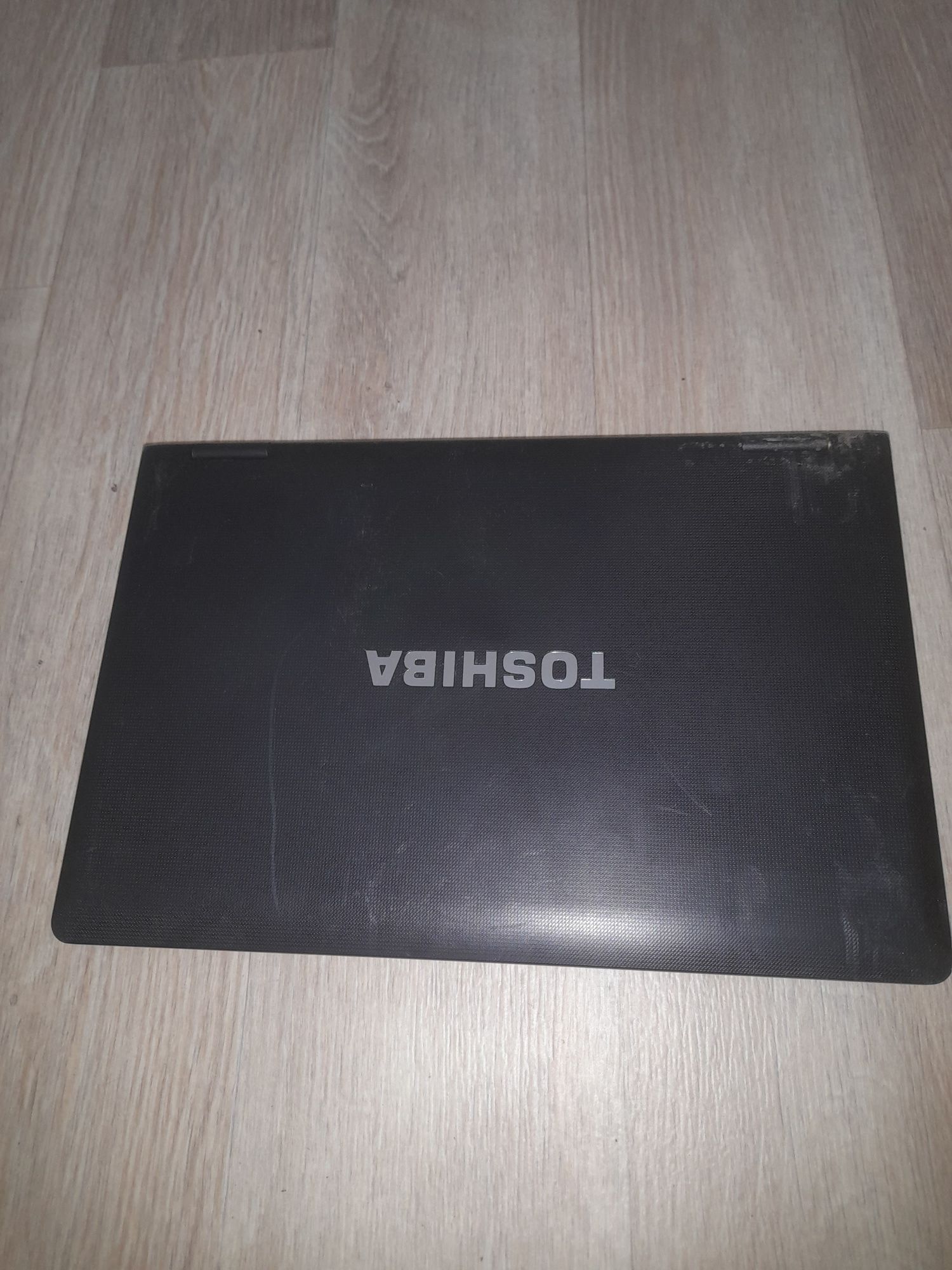 3 laptopy na części