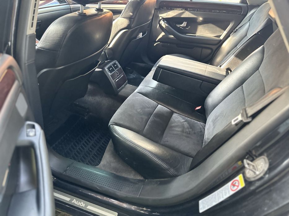 Продам Ауди A8 D3