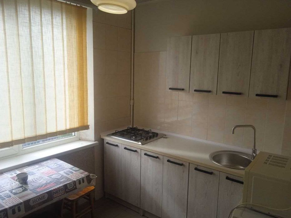 Здам 1 кімнатну квартиру. Метро Захисників.