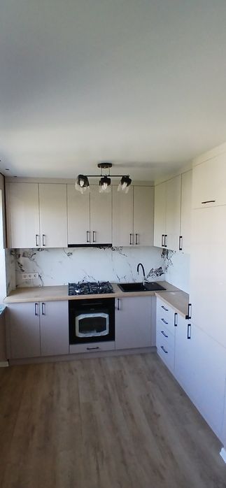 Кухня, шафа, ліжко, тощо