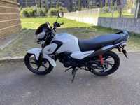 Mota Honda CB 125F Branca 2023