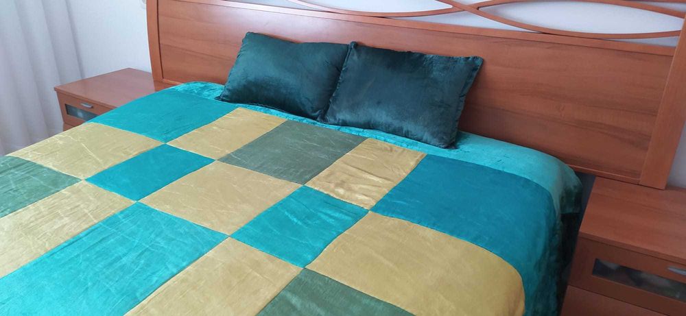 Colcha com almofadas