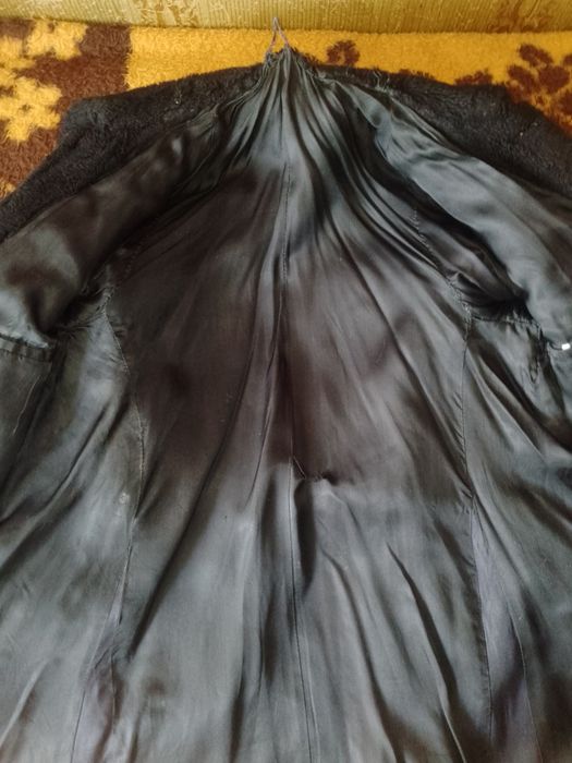 Продається шуба цегейкова.