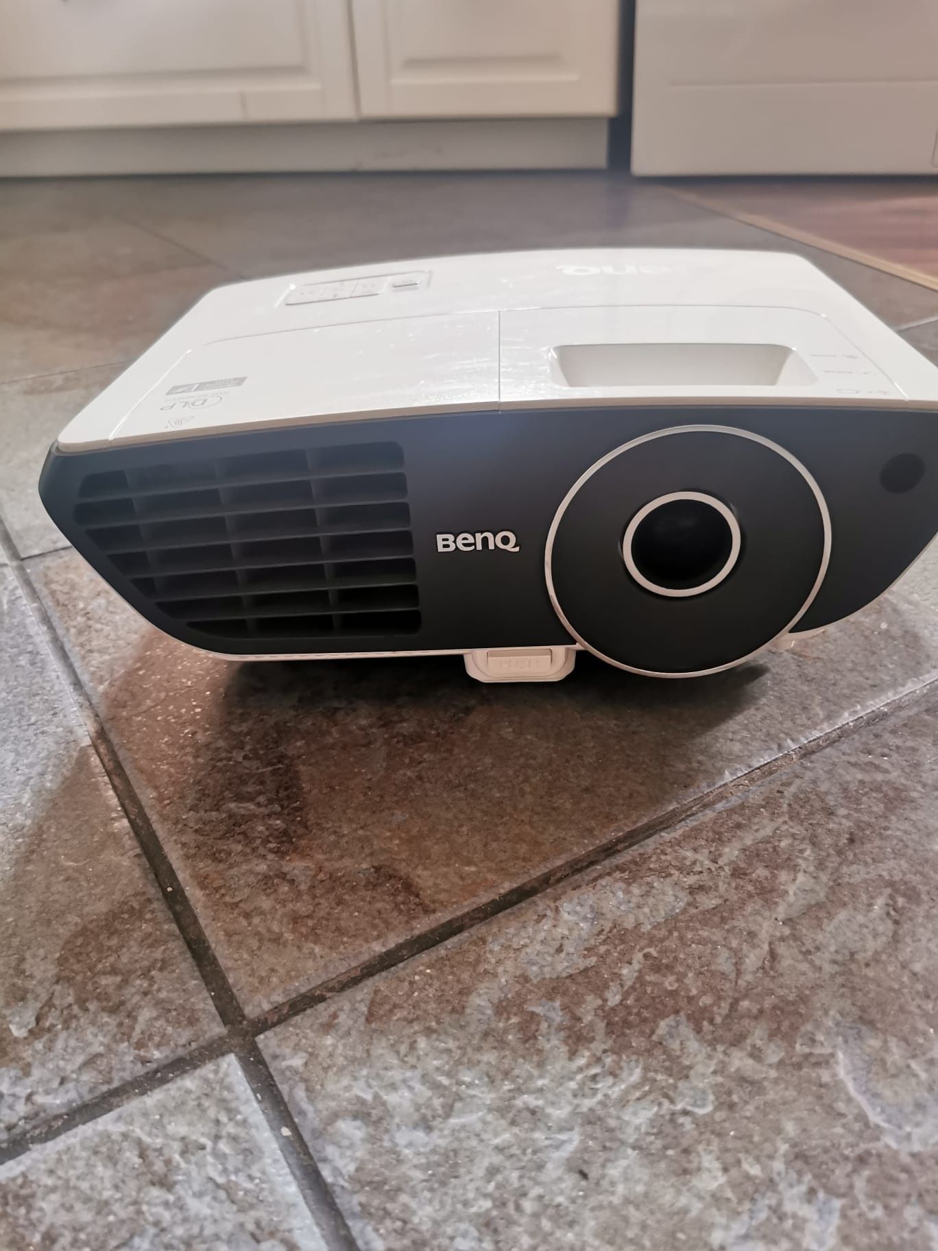 BenQ W 700 projektor