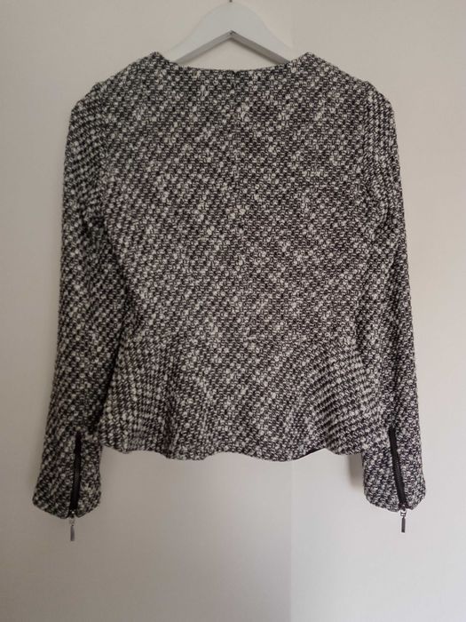 Casaco tipo tweed muito elegante