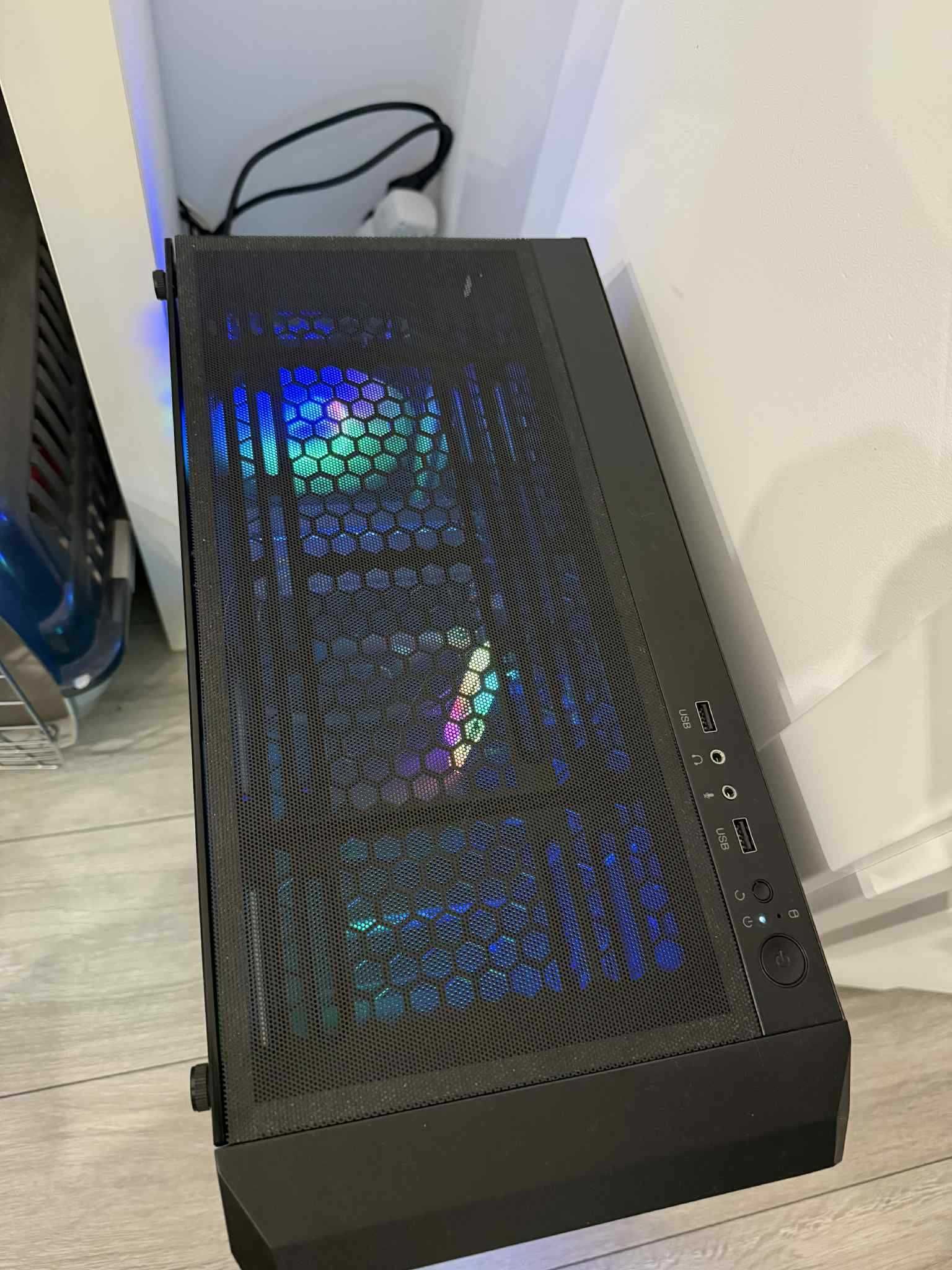 Komputer gamingowy, Ryzen 5 7600 / RX 7800 XT / 32GB DDR5 / 2TB NVMe