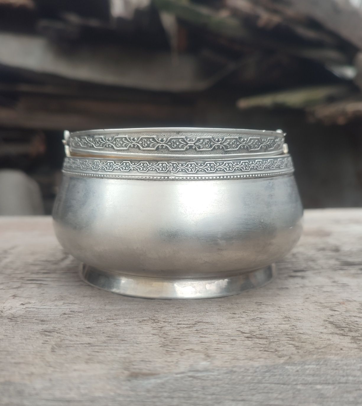 Продам серебряную большую сахарницу (конфетницу),