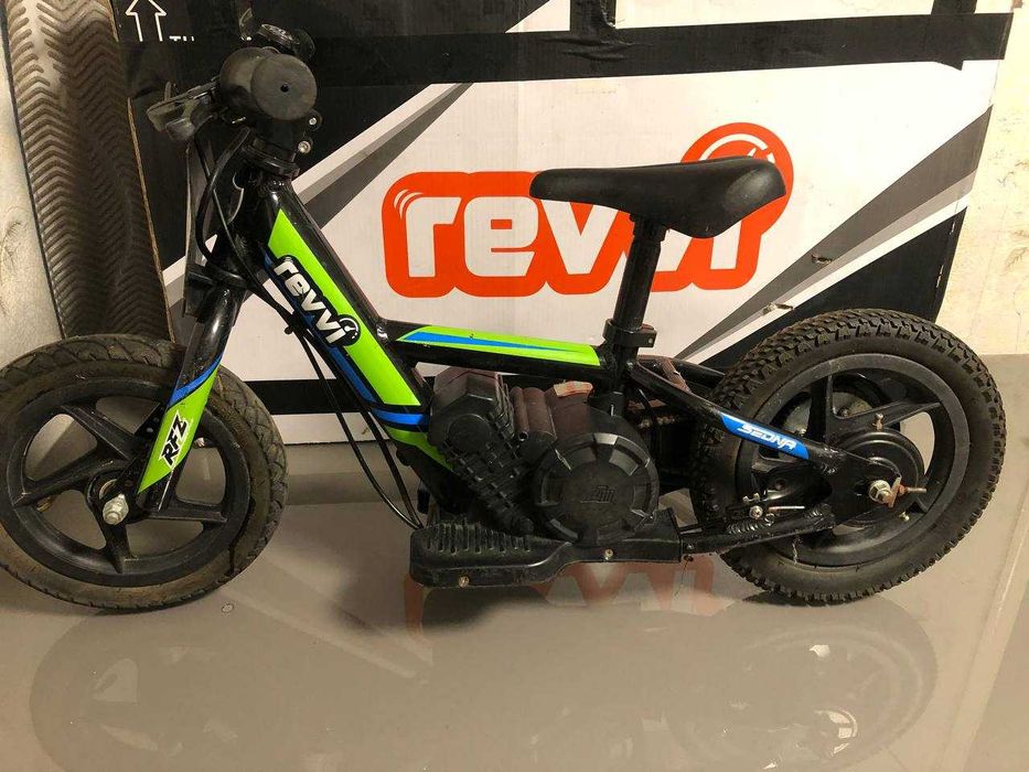 Електробайк Revvi 12" Electric Balance Bike - Green