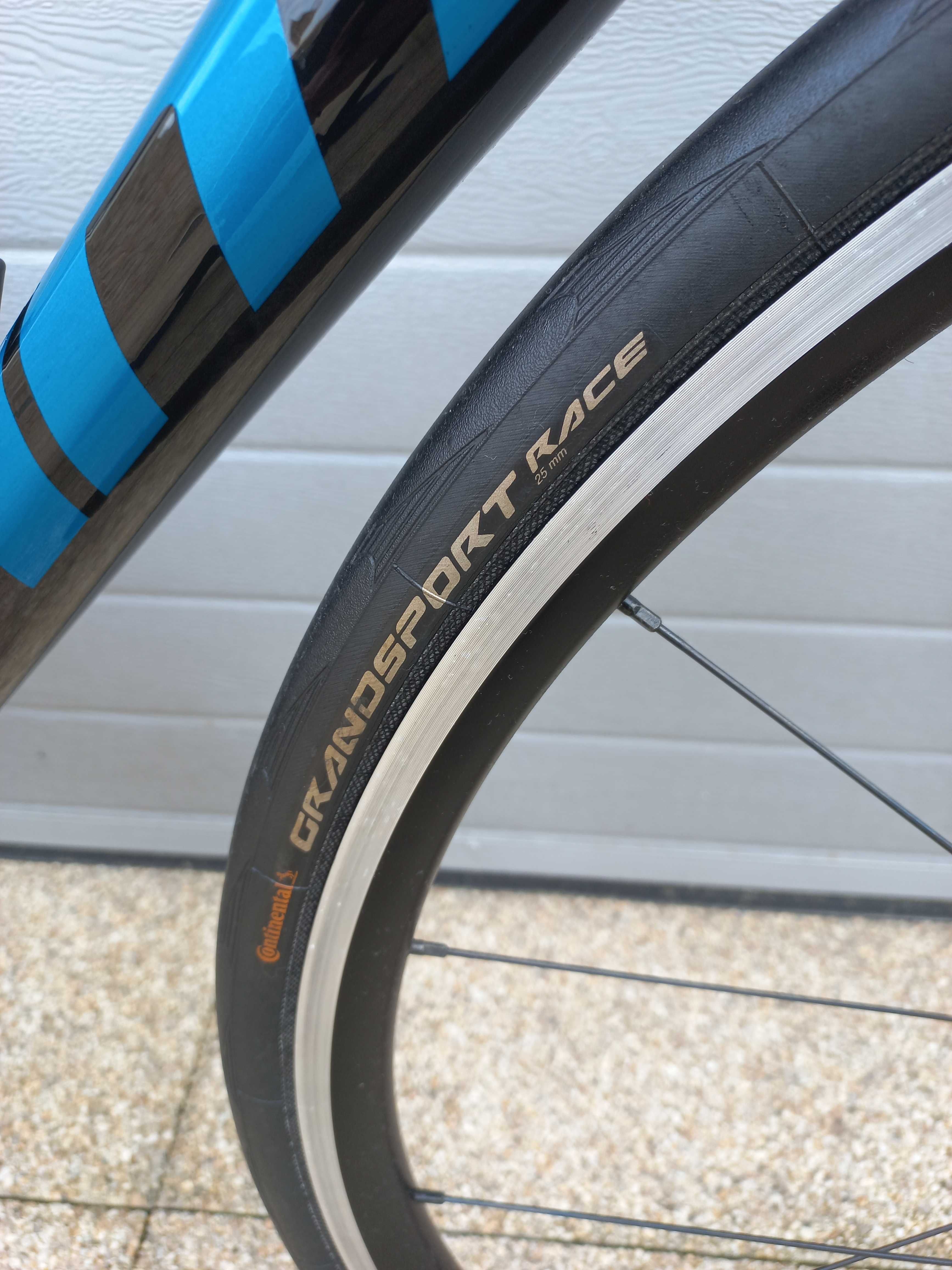 Giant TCR estrada