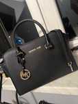 czarna torebka Michael Kors