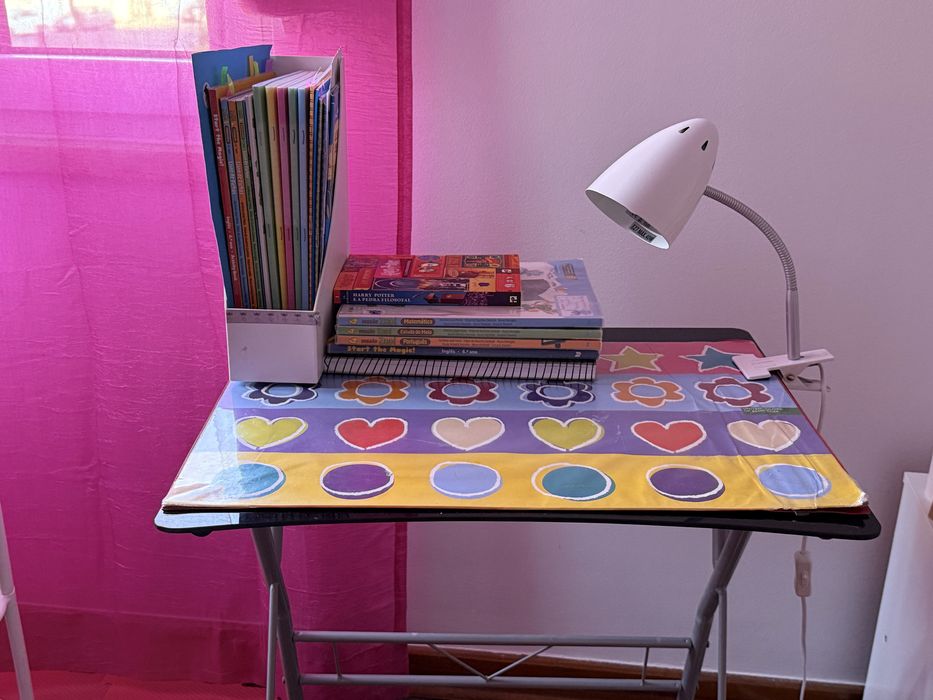 Mesa em vidro/ secretária