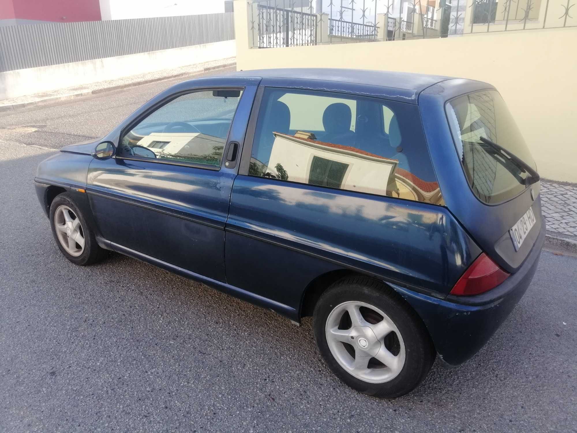 Lancia Ypsilon 1.2 motor fire