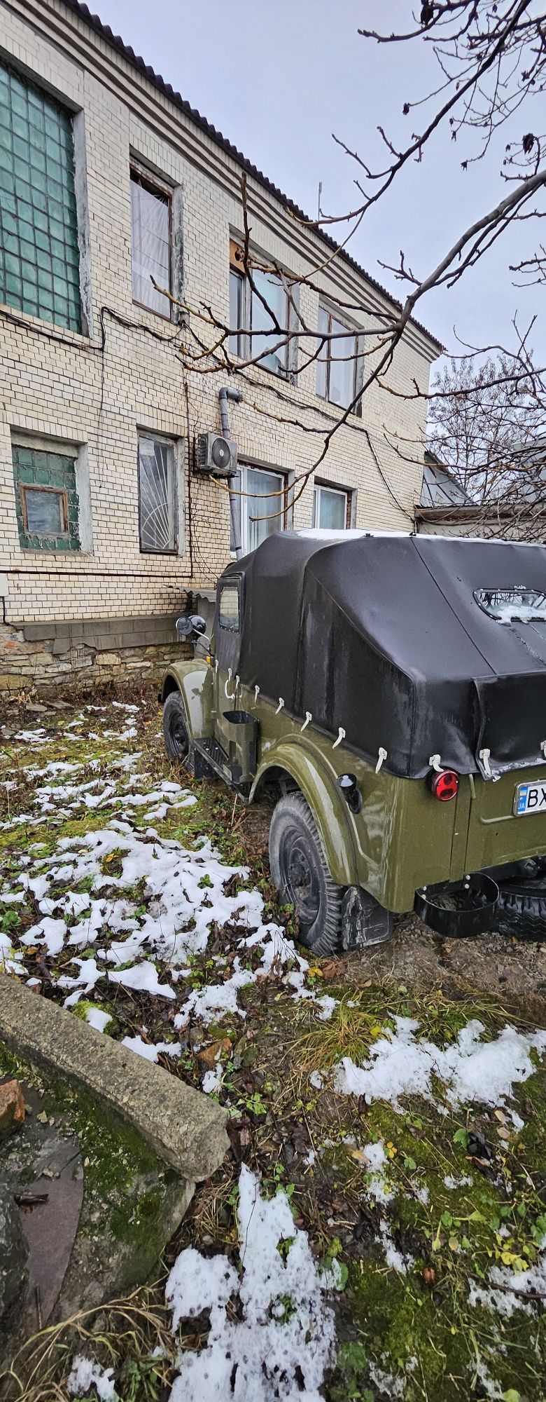 Газ 69 в ідеалі повністю відреставрований , та дорого викрашений