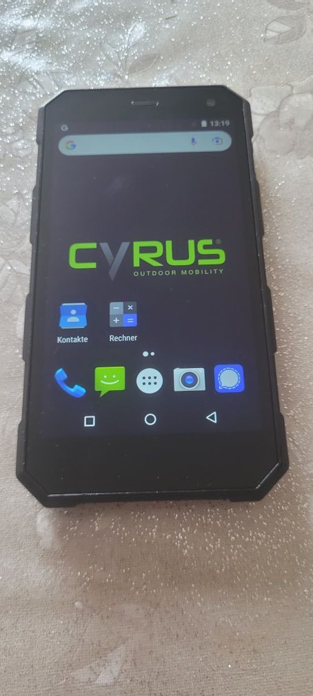 Смартфон Cyrus CS24, водо-пило захисний