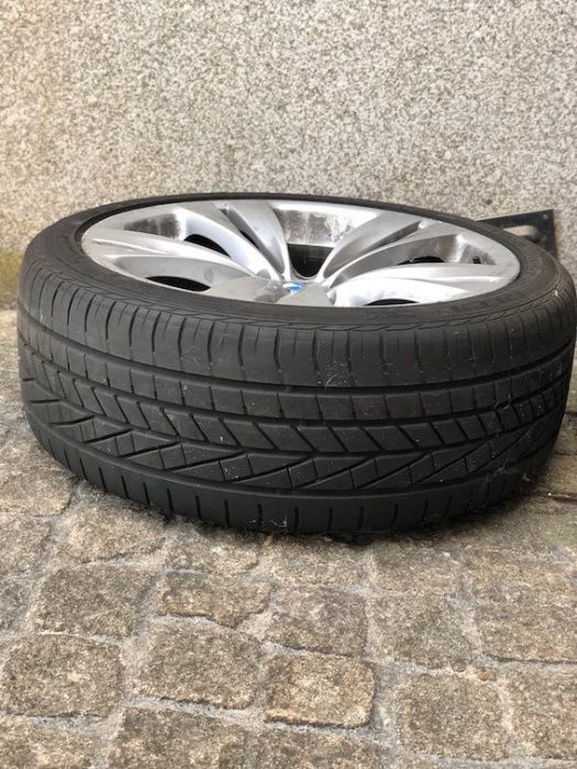 Jantes BMW de 20" e quatro pneus