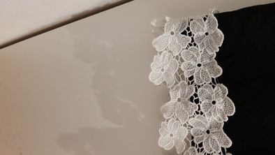 Oryginalna bluzka z Holandii koronka czarna M 38 wielkanoc