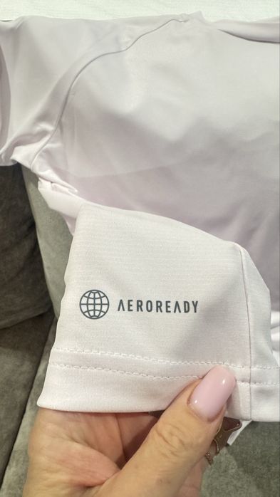 Продам футболку adidas ніжно рожевого кольору