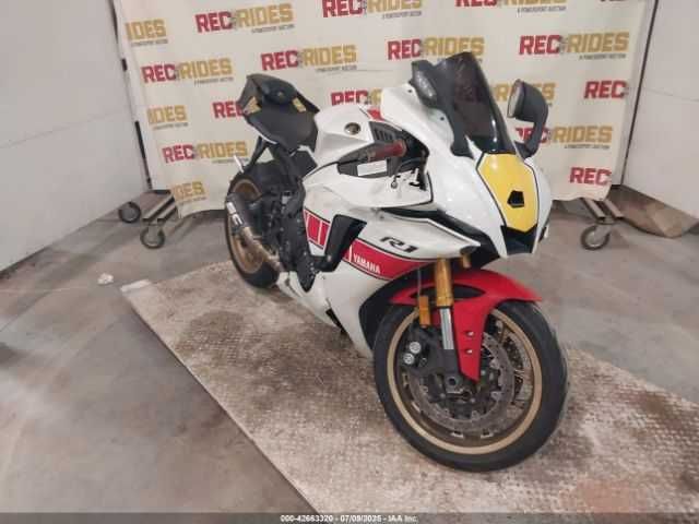 2022 Yamaha YZFR1