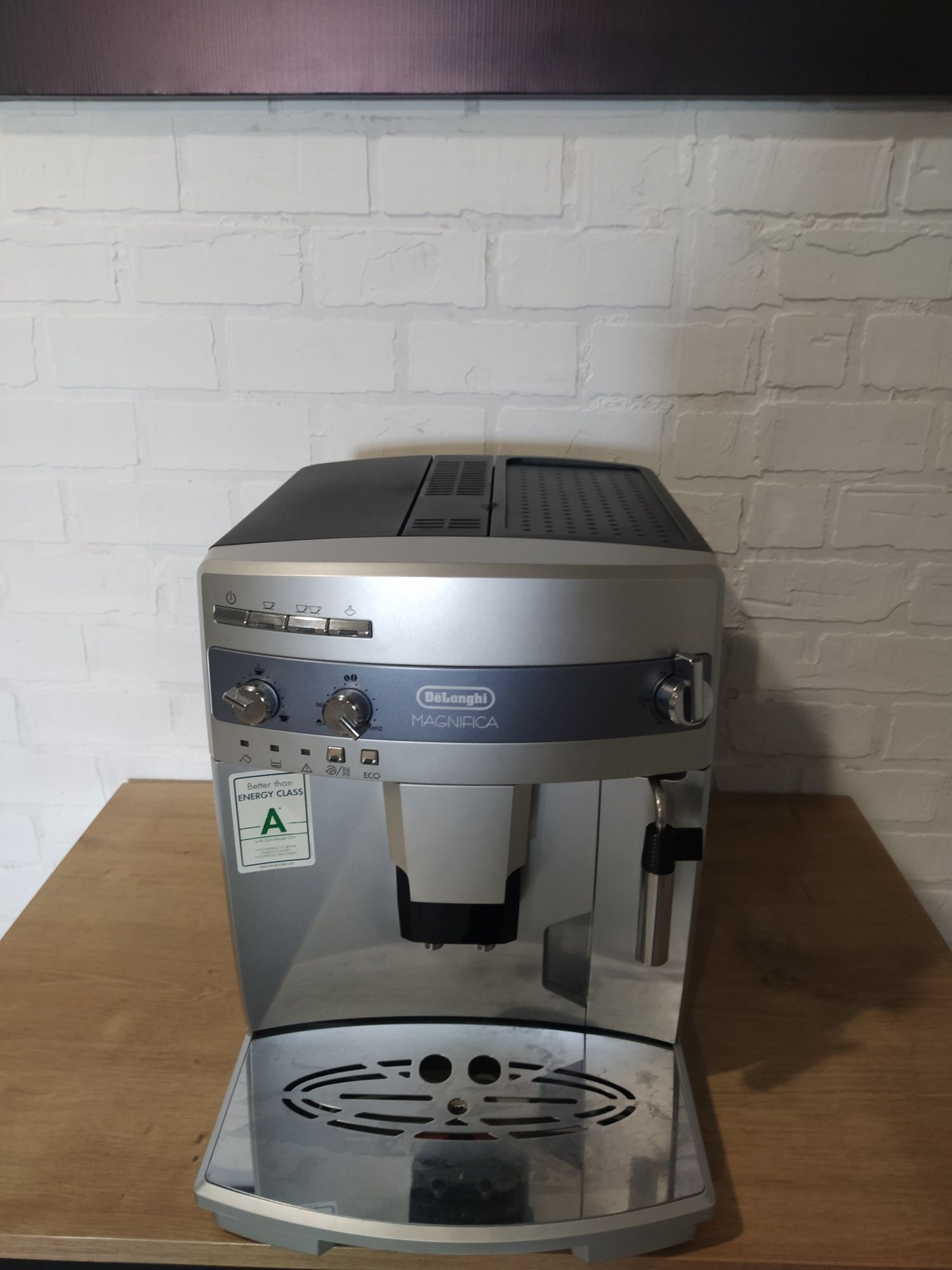 Кофемашина Delonghi 03.120/03.110 в идеальном состоянии, гарантия