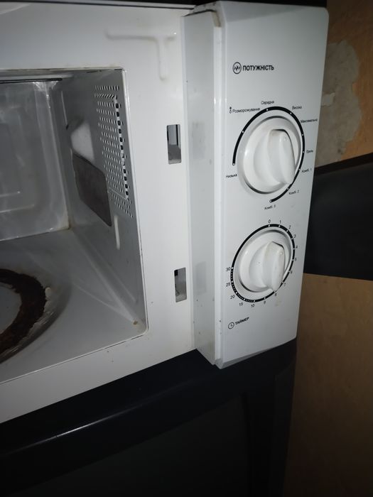 Продам микроволновку на запчасти