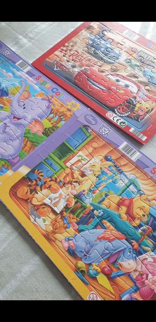 gry i puzzle, zestaw edukacyjny, postacie z bajek Disneya