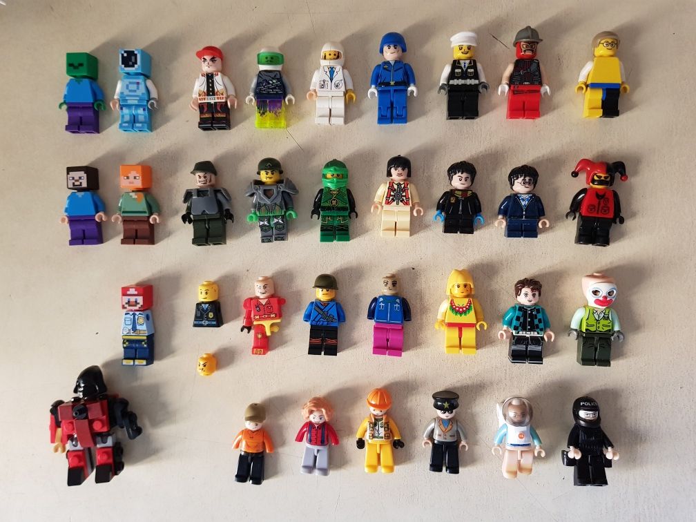 LEGO человеки и детали