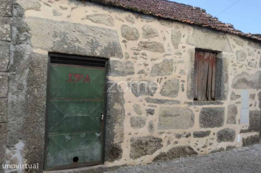 Moradia T1 para reconstruir em Fornos de Algodres