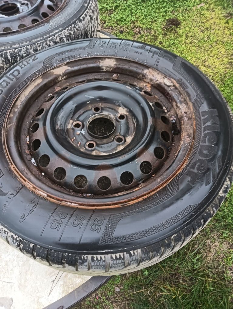 Sprzedam 3 koła od Hondy Civic + 4 kołpaki