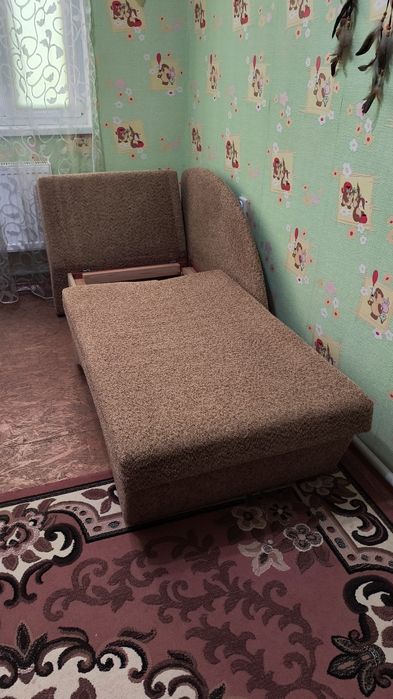 Диван-ліжко в дитячу