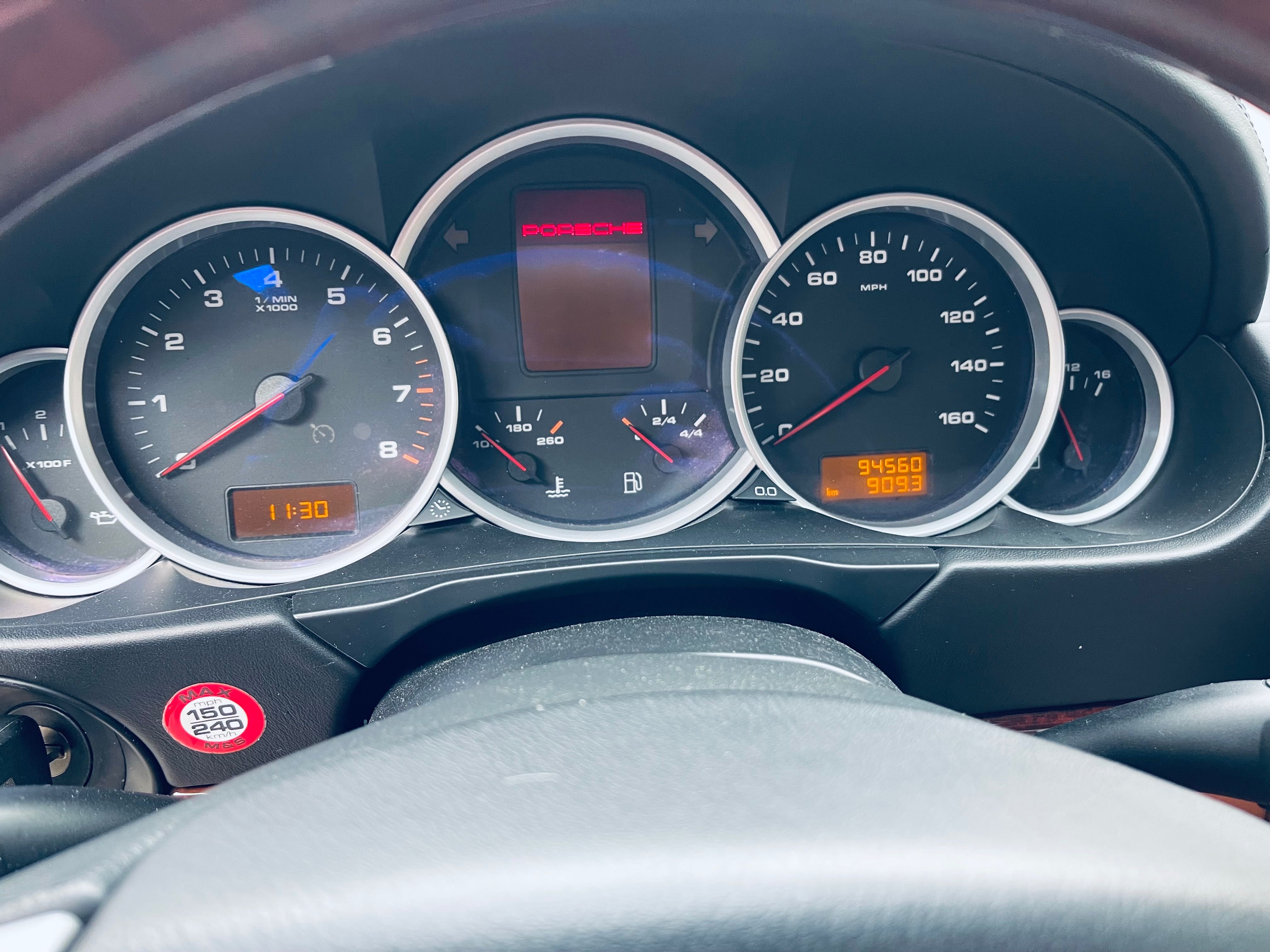 Porsche Cayenne 93т.км. Без подкрасов. Идеальный.