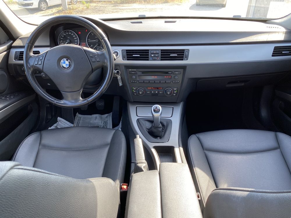 BMW 320d - Pele e Teto panorâmico - IUC 50E