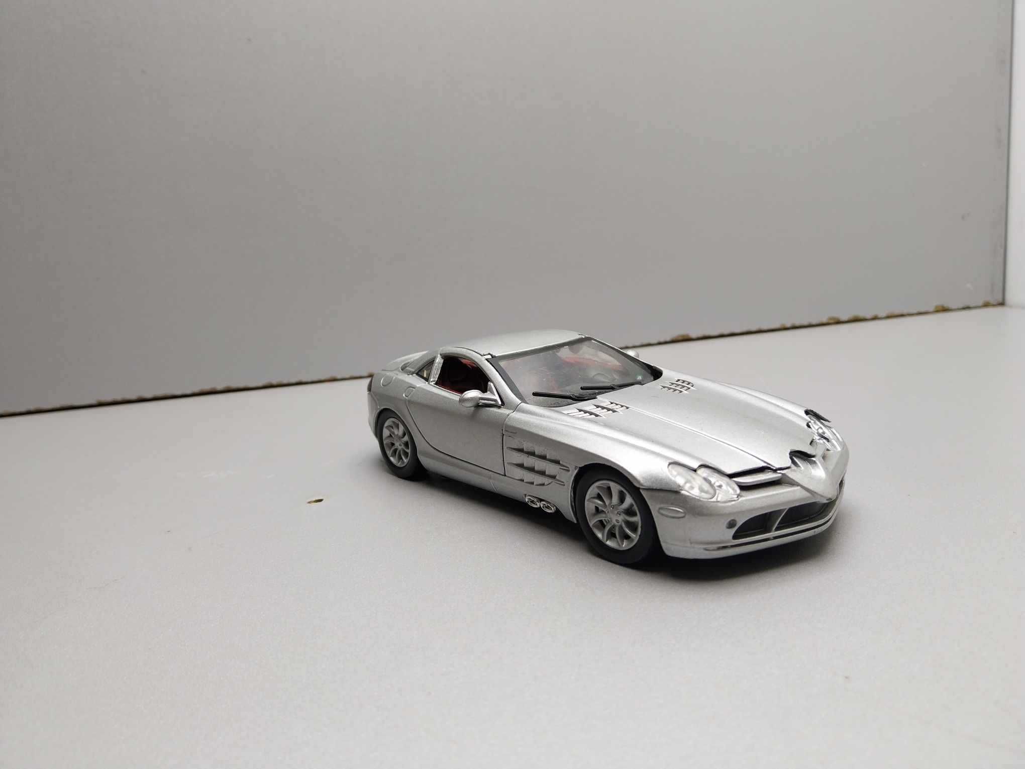 Mercedes-Benz skala 1:24 SLR MCLAREN