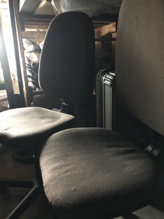 Распродажа офисных стульев .