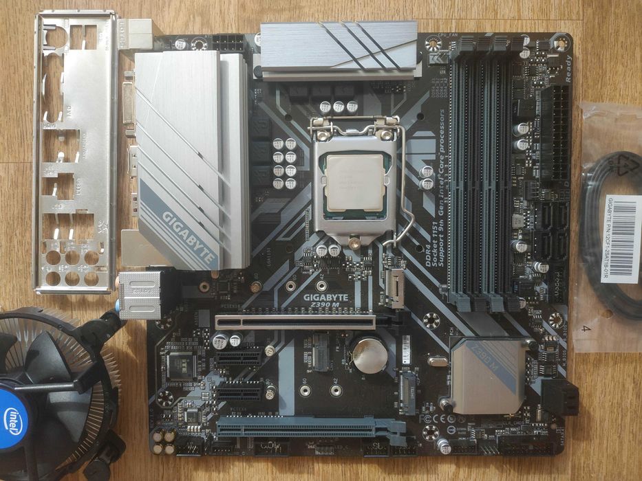 Відмінний, Gigabyte Z390M + Core i7-9700 s1151v2