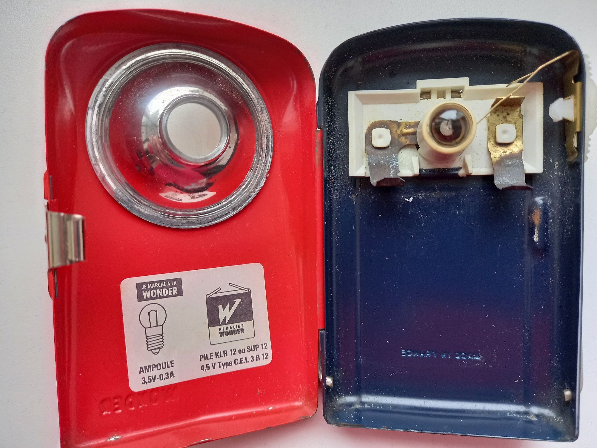 Ретро фонарики 70-х годов. Батарейки 4,5v/3lr12.