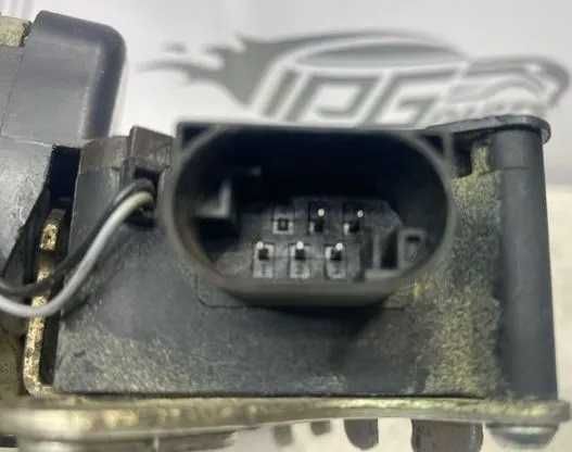 Замок сдвижной правой двери Mercedes Vito 639, Viano A6397300535