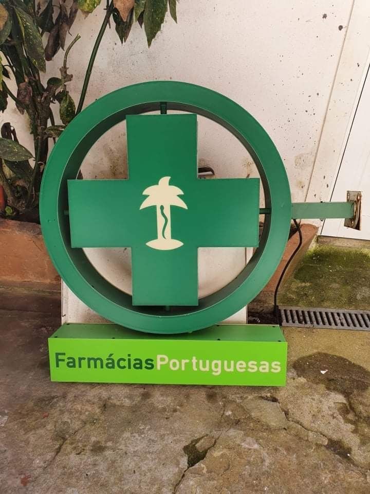 Cruz Farmácias Portuguesas