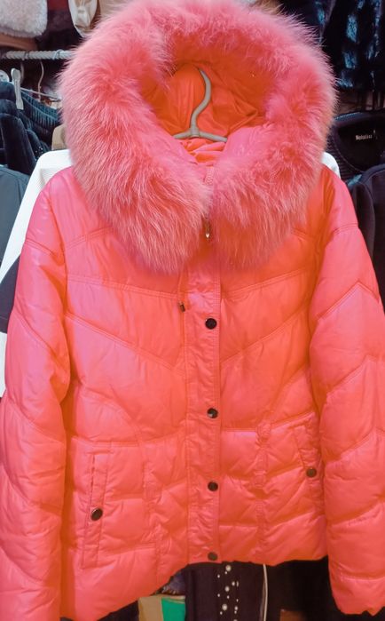 Продам фирменную курточку на 50 размер.