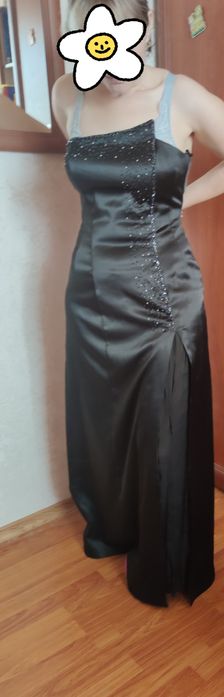 Вечірнє атласне плаття з розрізом 46,48 розмір