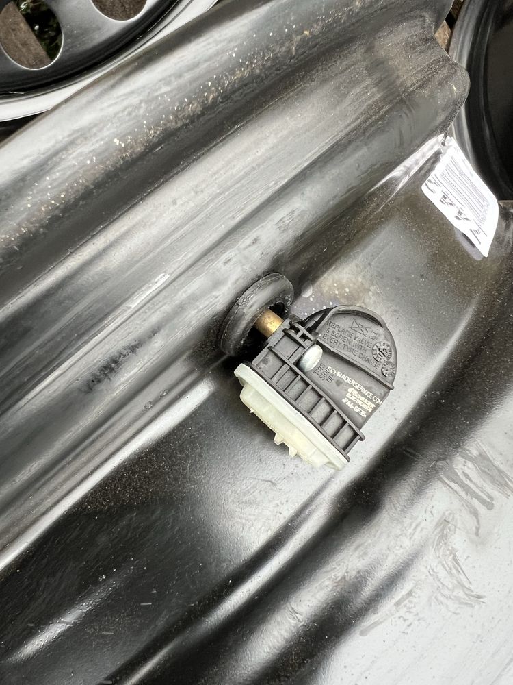4xfelga stalowa 16” FORD (4x108 ET37,5) z TPMS