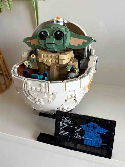 Lego зібране Star Wars Ґроґу у повітряному візку 1048 елементів