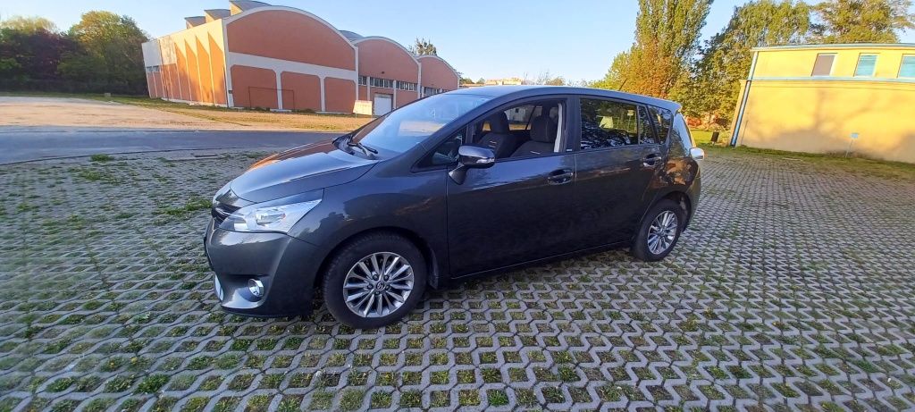 Toyota Verso 1.6 D4D EditionS 7 osób z niemiec