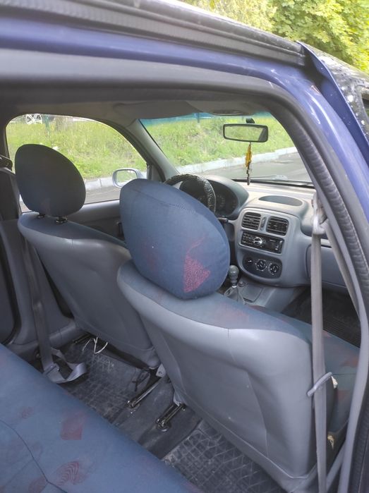 Рено Кліо 2001 року випуску